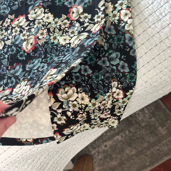 Skirt. Topshop on the UK size 6 floral - Picture 4 of 4
